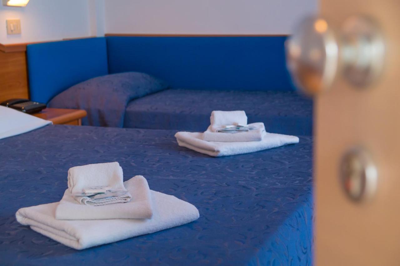 Ciccio Hotel Misano Adriatico Buitenkant foto