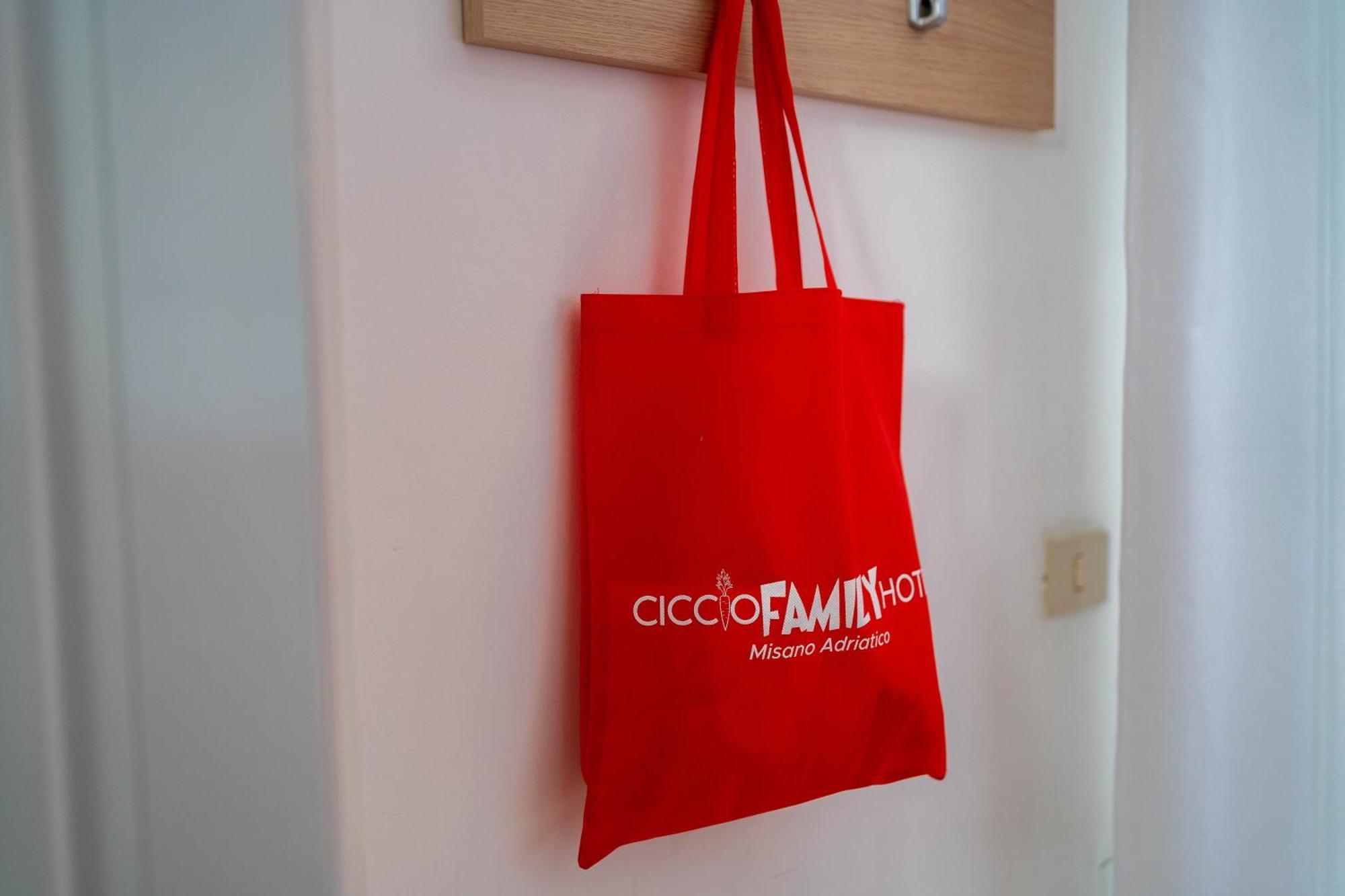 Ciccio Hotel Misano Adriatico Buitenkant foto